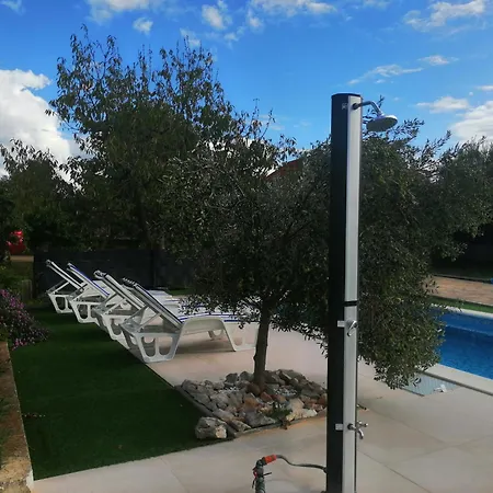 Laragloria Apartment