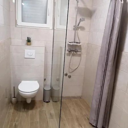 Laragloria Apartment